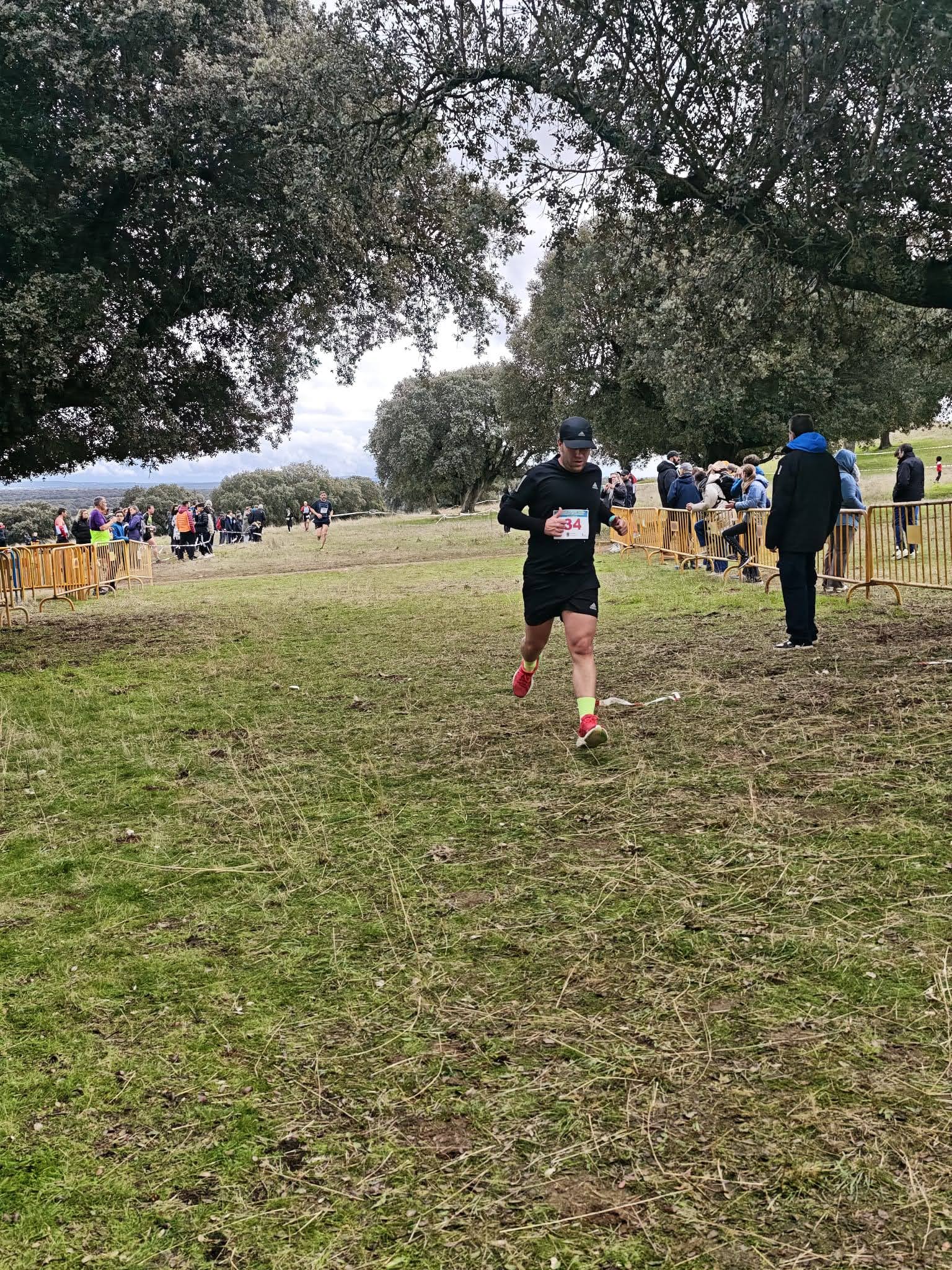 Fiesta del campo a través en Castro Enríquez: inicio de los Juegos Escolares y Carrera Popular Taurina