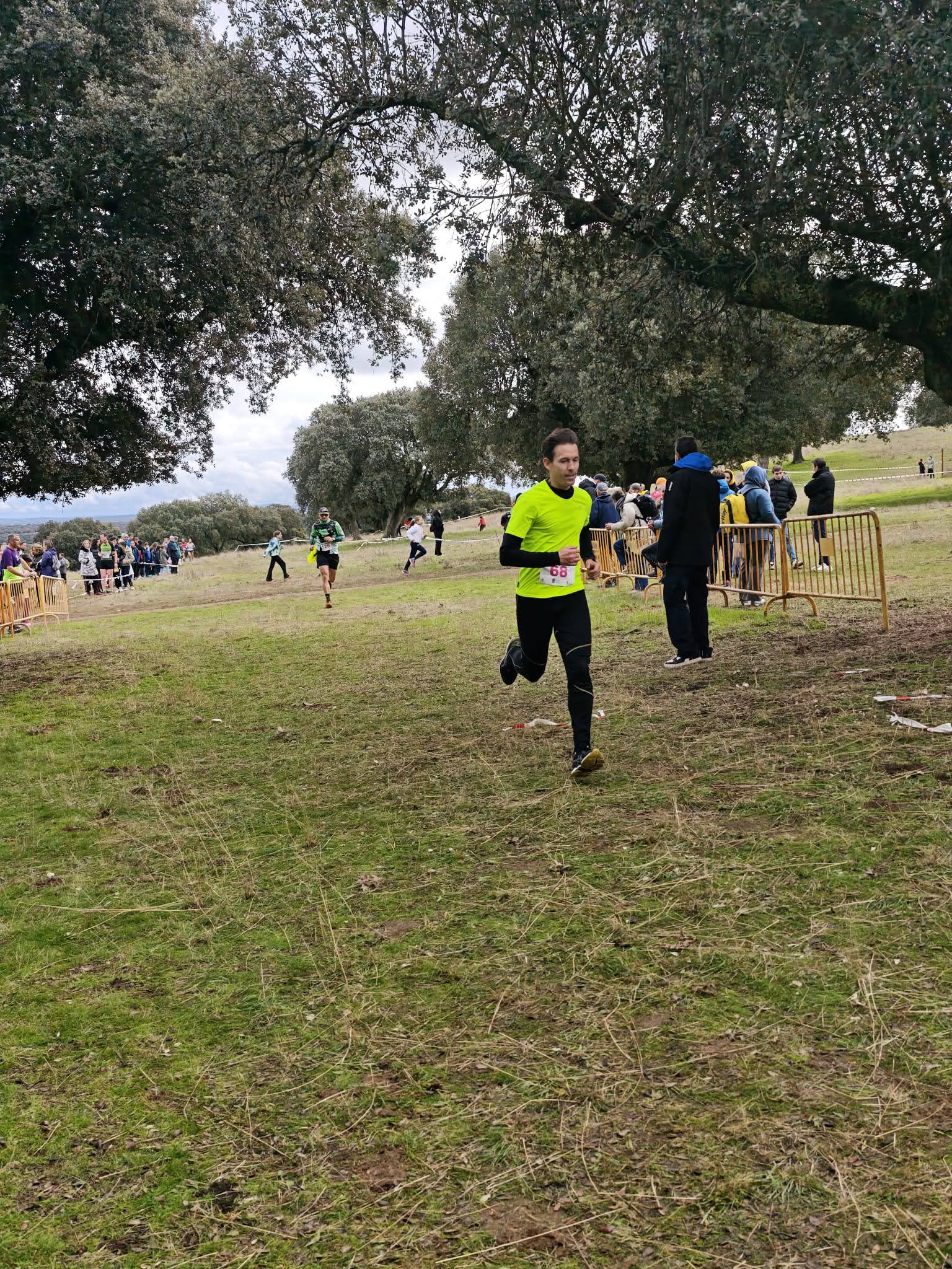 Fiesta del campo a través en Castro Enríquez: inicio de los Juegos Escolares y Carrera Popular Taurina