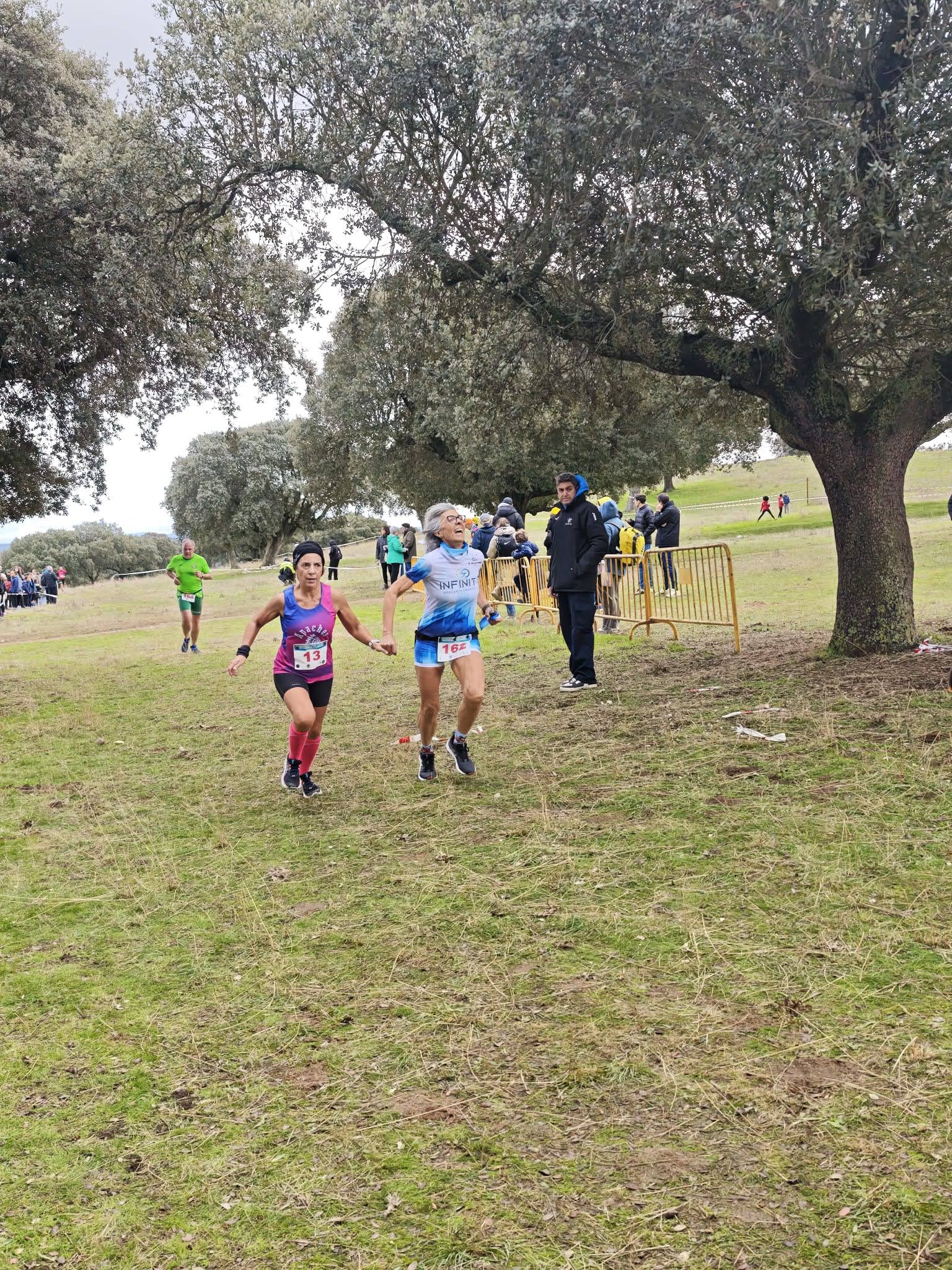 Fiesta del campo a través en Castro Enríquez: inicio de los Juegos Escolares y Carrera Popular Taurina