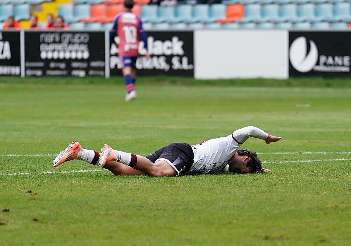 Mancebo lamentándose tras una ocasión fallada en el choque de este domingo.