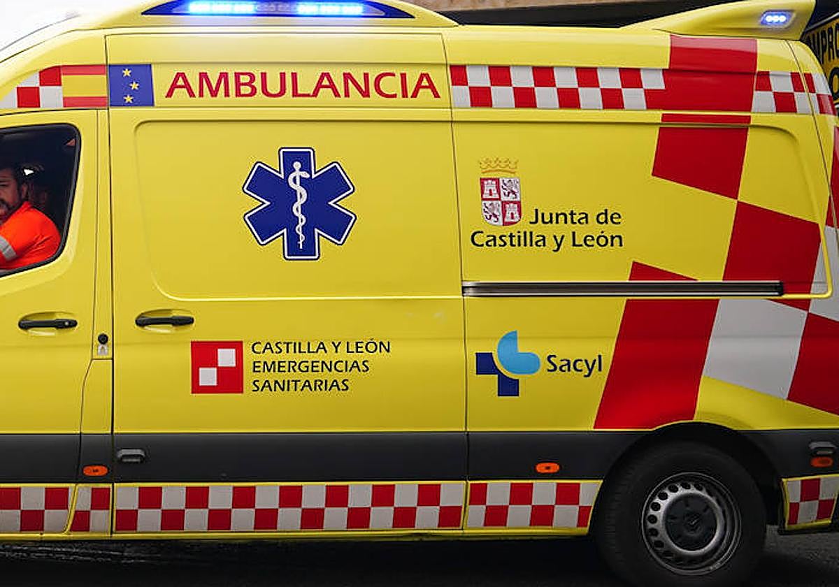 Herido tras chocar su coche contra una farola en Villamayor