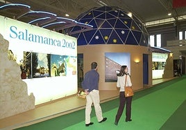 Logo de la Capital Europea de la Cultura en el stand de Fitur en el año 2000.