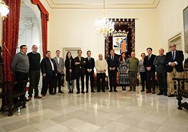 Representantes municipales, de asociaciones y entidades que colaboran en el proyecto liderado por el Ayuntamiento.