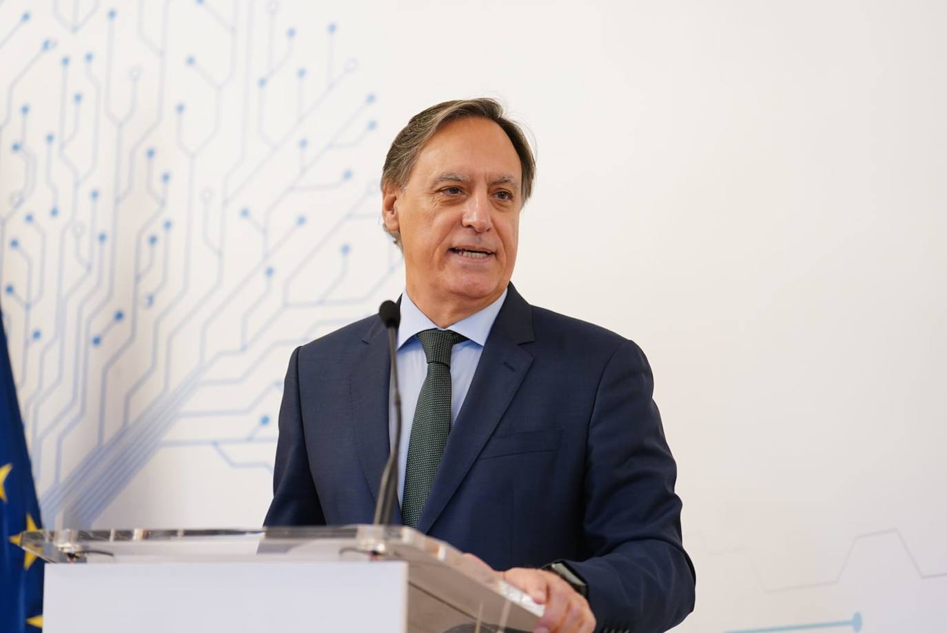 El alcalde de Salamanca, Carlos García Carbayo, hablando en la firma del protocolo.