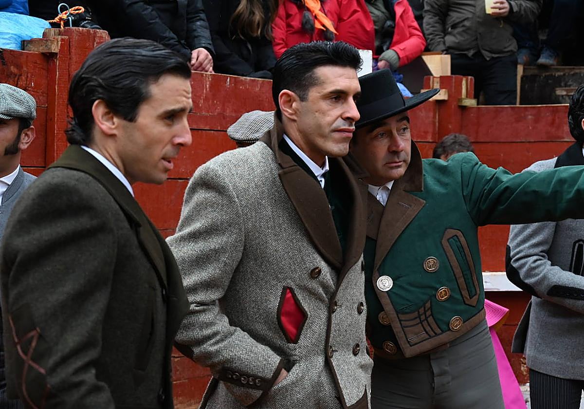 Talavante, en el centro de la imagen, antes de su actuación en el pasado Carnaval del Toro.