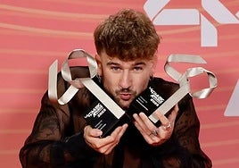 Dani Fernández, en LOS40 Music Awards Santander 2025.