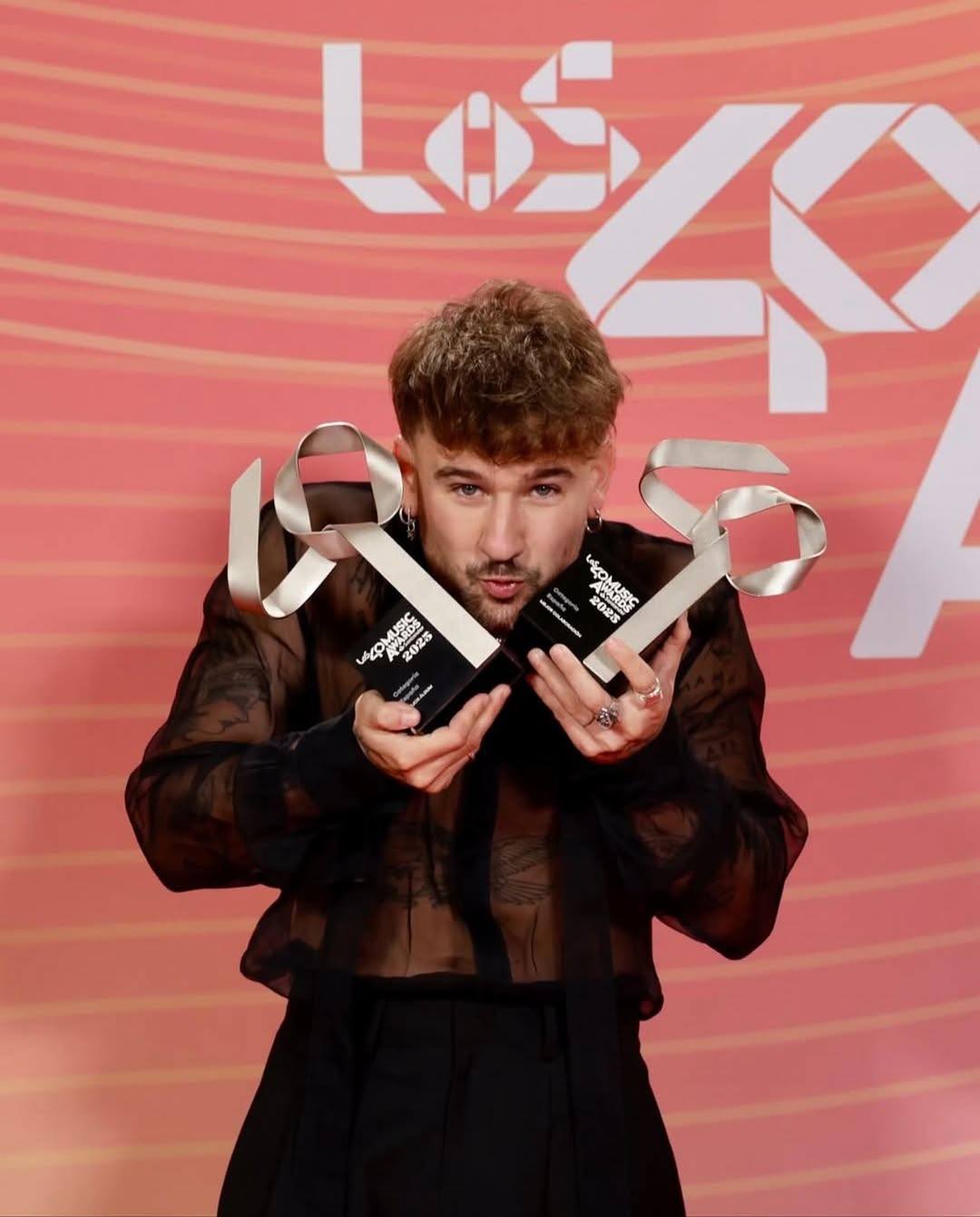 Dani Fernández, en LOS40 Music Awards Santander 2025.