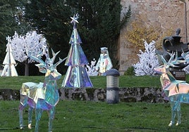 Piezas decorativas en los Jardines de Santo Domingo, donde formarán parte de un jardín de hielo.