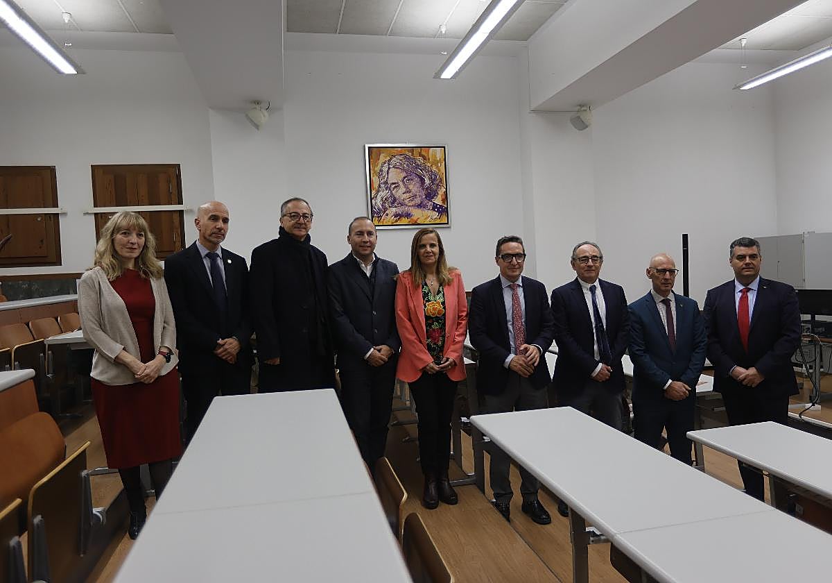 Acto homenaje a Carmen Martín Gaite en Filología.