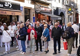 Un grupo de turistas, en La Rúa.