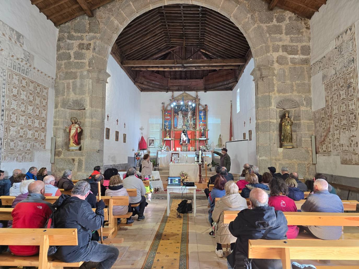 Valdehijaderos acoge una animada jornada dentro del Festival de la Candela