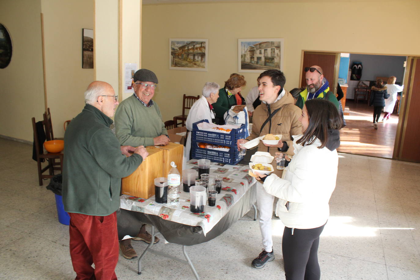 Linares de Riofrío disfruta de su jornada micológica pese al mal año de setas