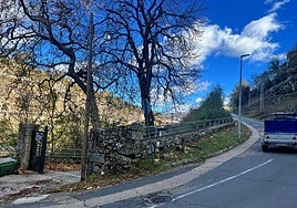 Imagen del estado de la Bajada de San Albín, que conecta el Museo Textil con el casco histórico de Béjar.