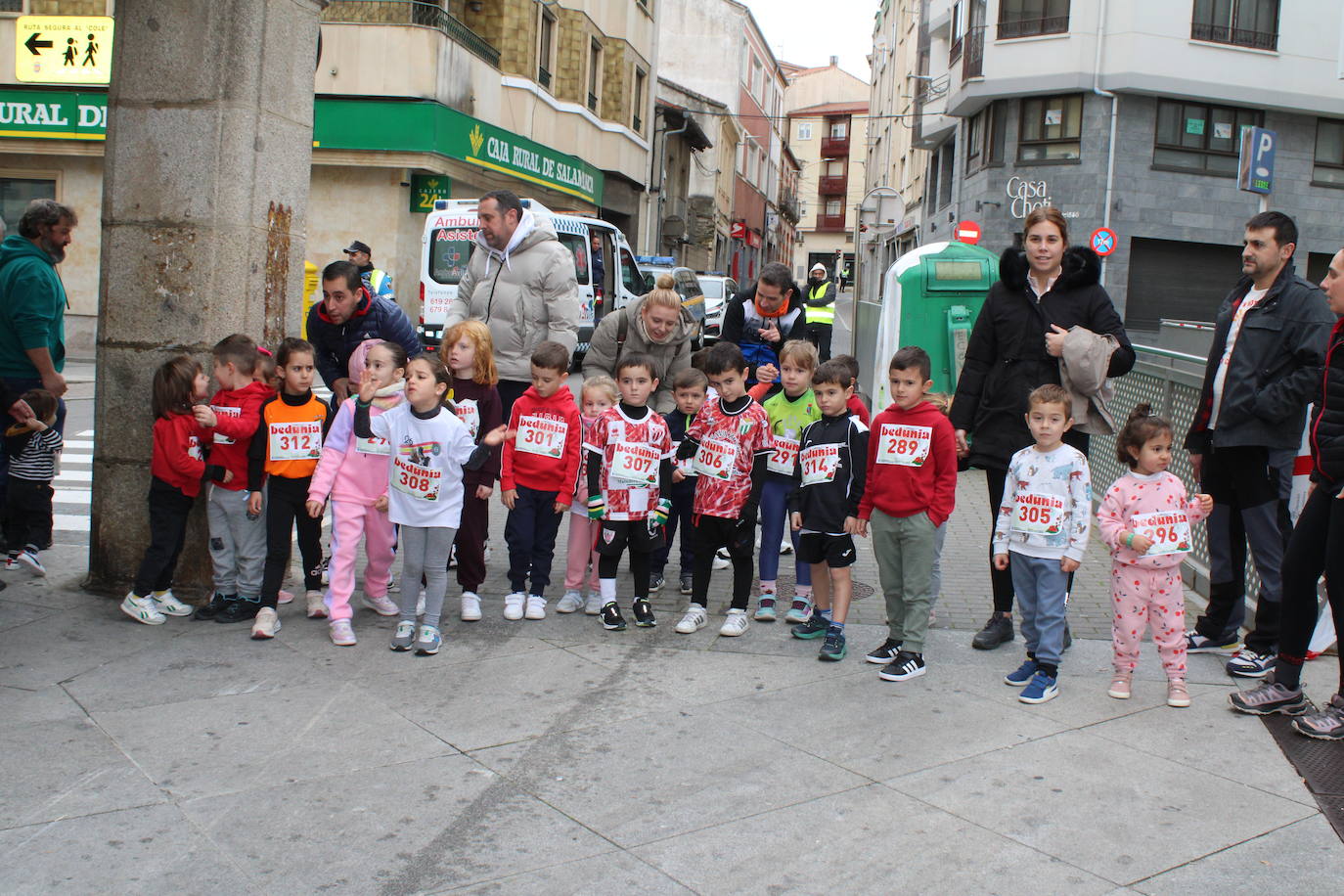 Guijuelo disfruta con su jamón velo más solidario