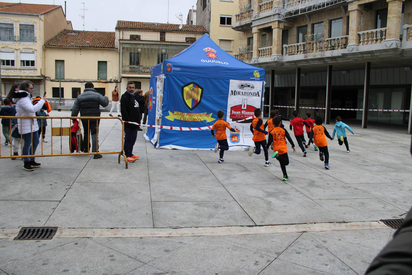 Guijuelo disfruta con su jamón velo más solidario