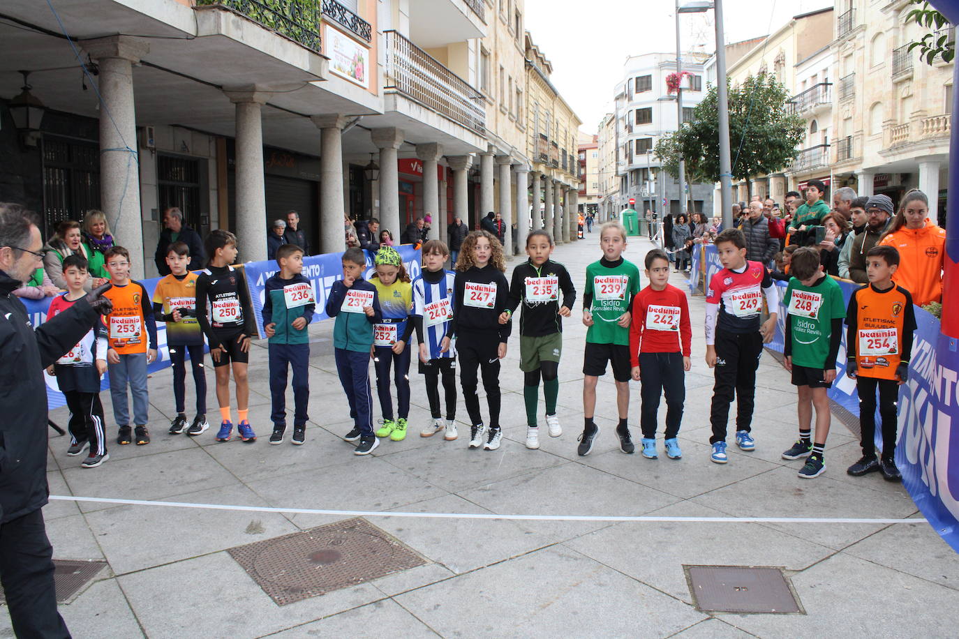 Guijuelo disfruta con su jamón velo más solidario