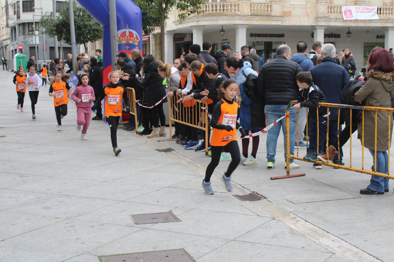 Guijuelo disfruta con su jamón velo más solidario
