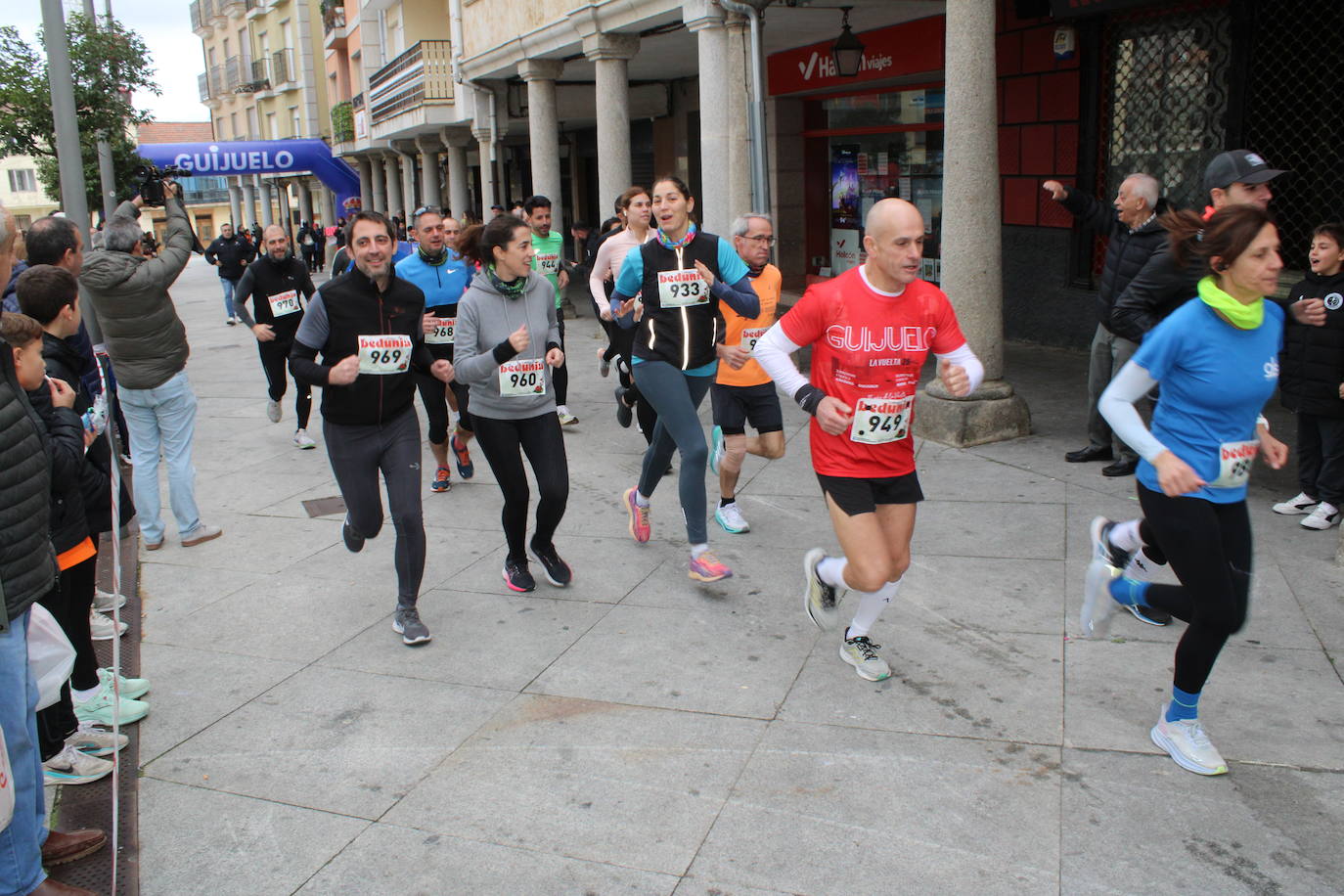 Guijuelo disfruta con su jamón velo más solidario
