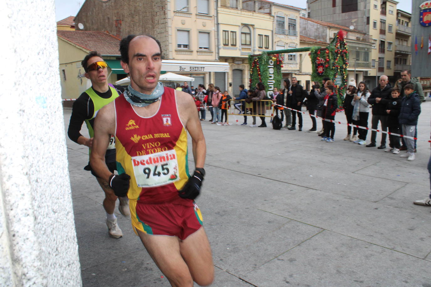 Guijuelo disfruta con su jamón velo más solidario