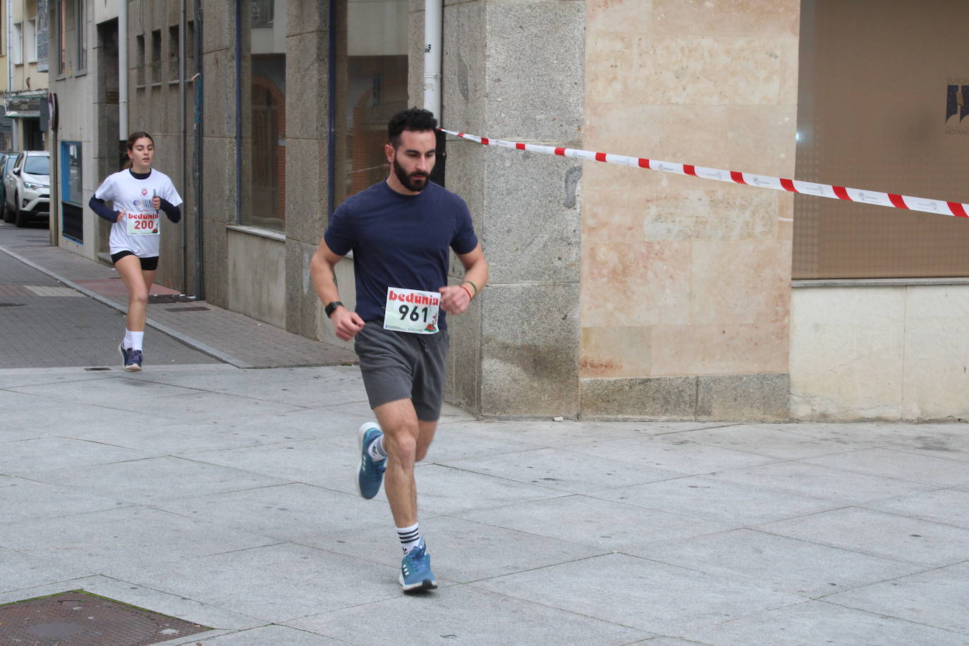 Guijuelo disfruta con su jamón velo más solidario