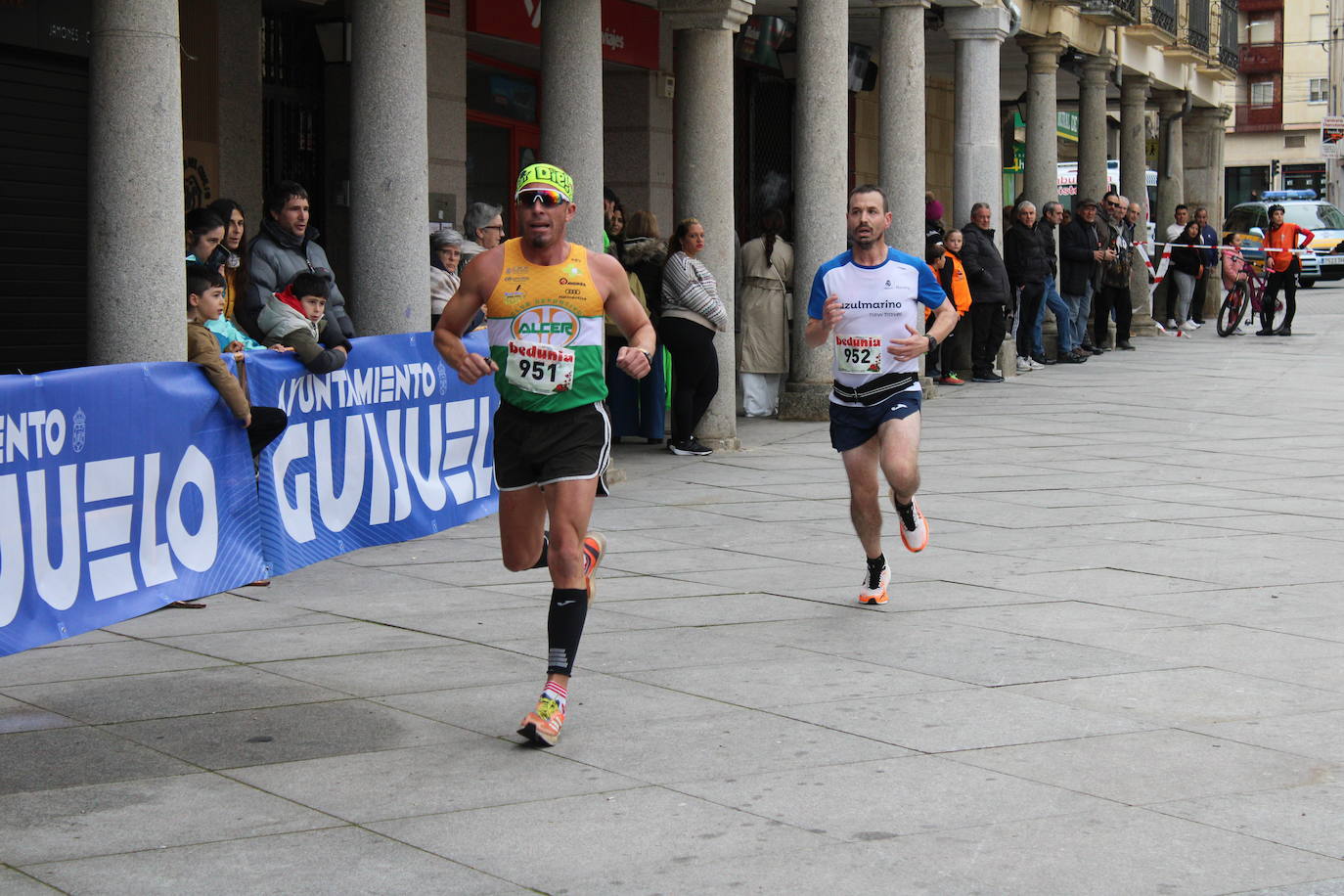 Guijuelo disfruta con su jamón velo más solidario