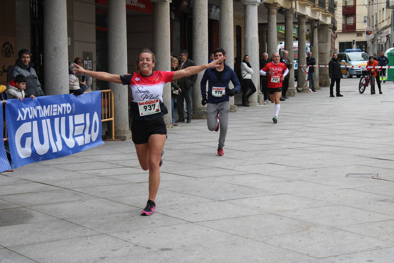 Guijuelo disfruta con su jamón velo más solidario
