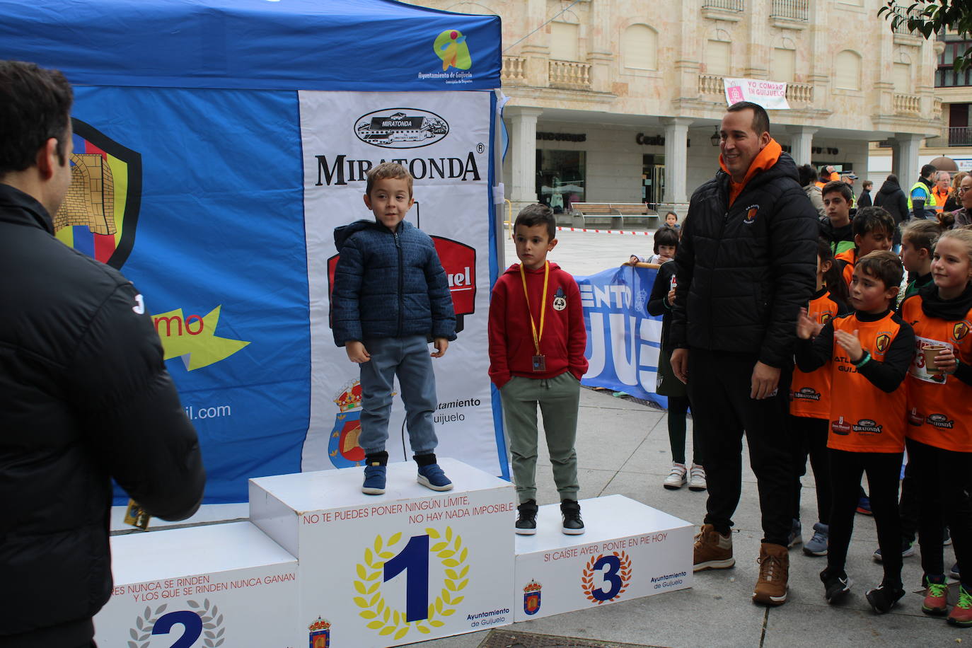 Guijuelo disfruta con su jamón velo más solidario