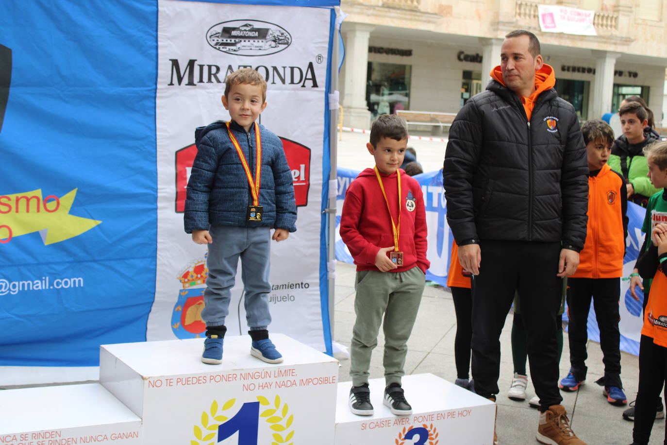 Guijuelo disfruta con su jamón velo más solidario