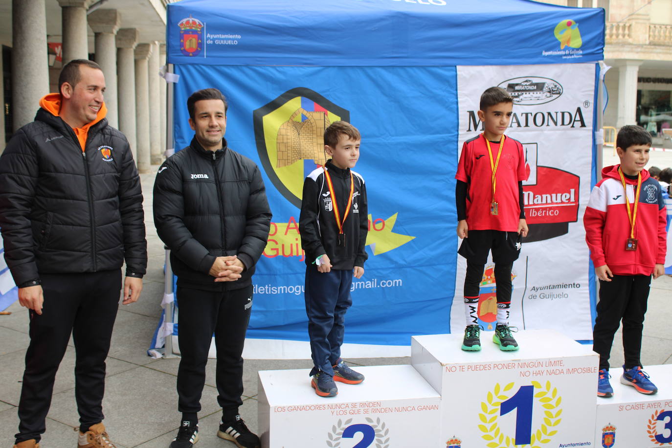 Guijuelo disfruta con su jamón velo más solidario