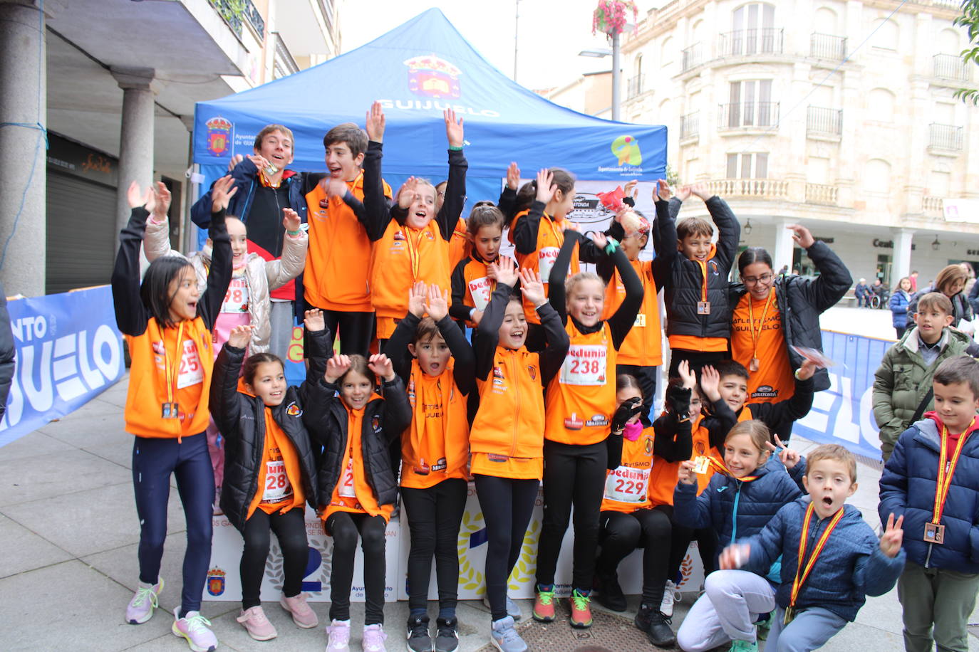 Guijuelo disfruta con su jamón velo más solidario