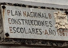 Placa, en un edificio de Peñaranda.