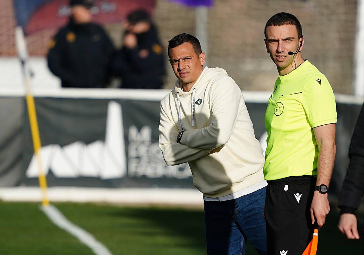 Dani Llácer, en el área técnica del Reina Sofía durante un partido de la pasada temporada.