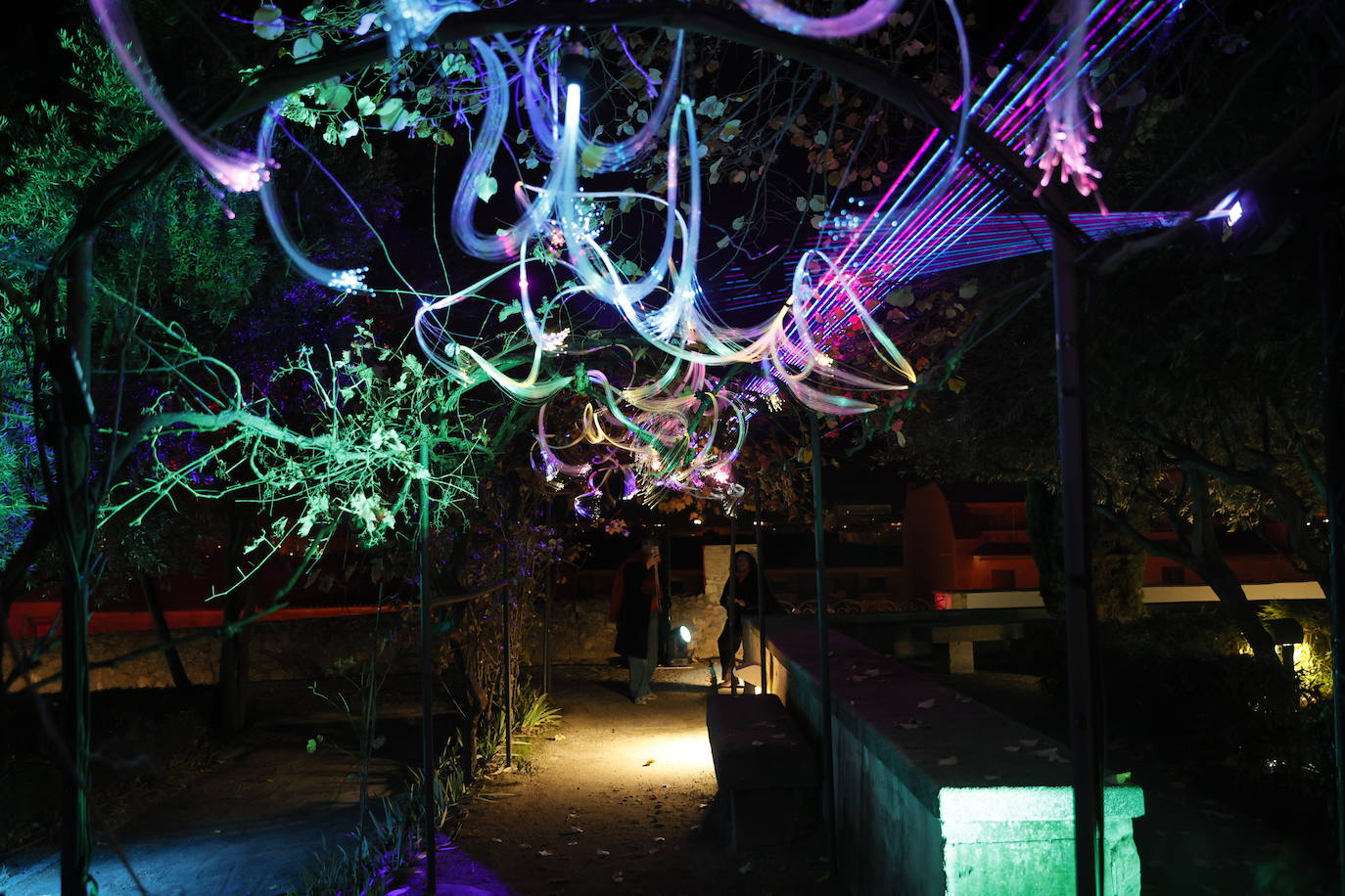El encanto de la Navidad recala en Salamanca: el jardín mágico del Huerto, en imágenes
