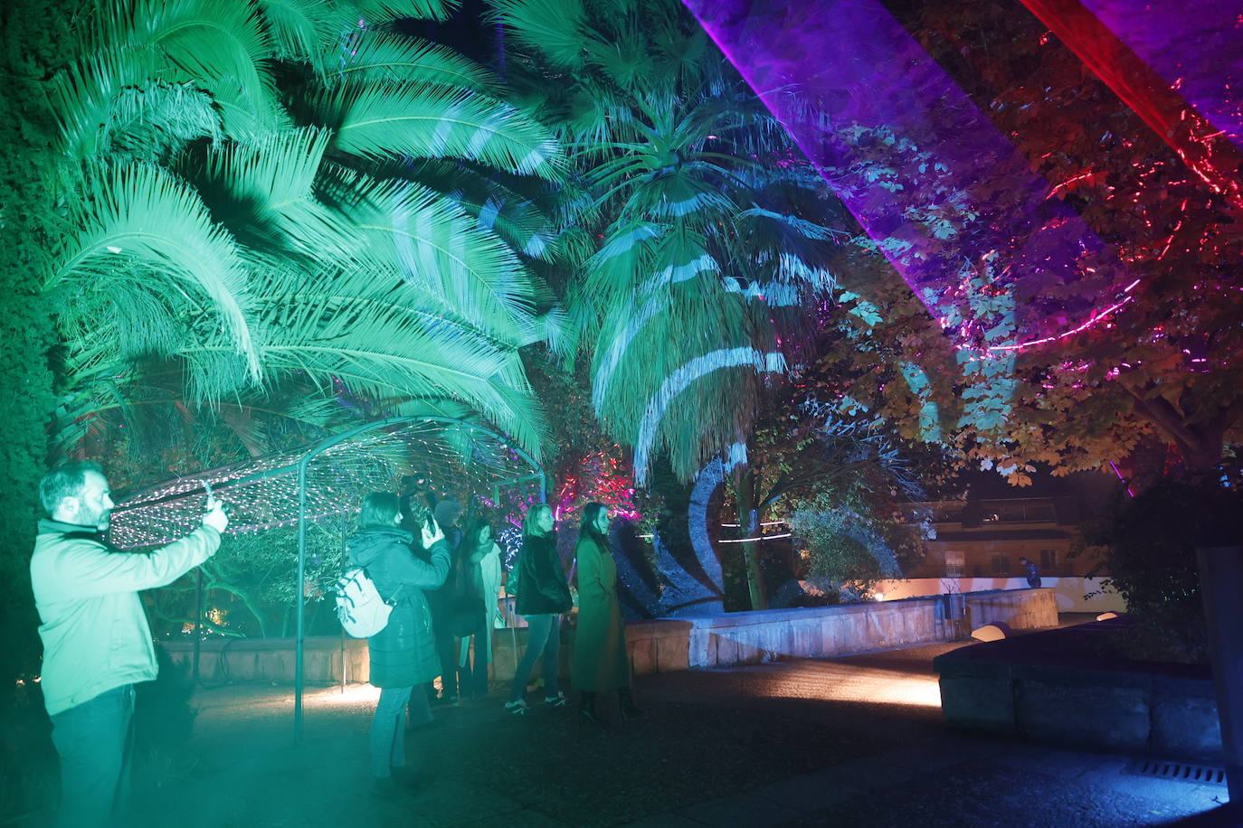 El encanto de la Navidad recala en Salamanca: el jardín mágico del Huerto, en imágenes