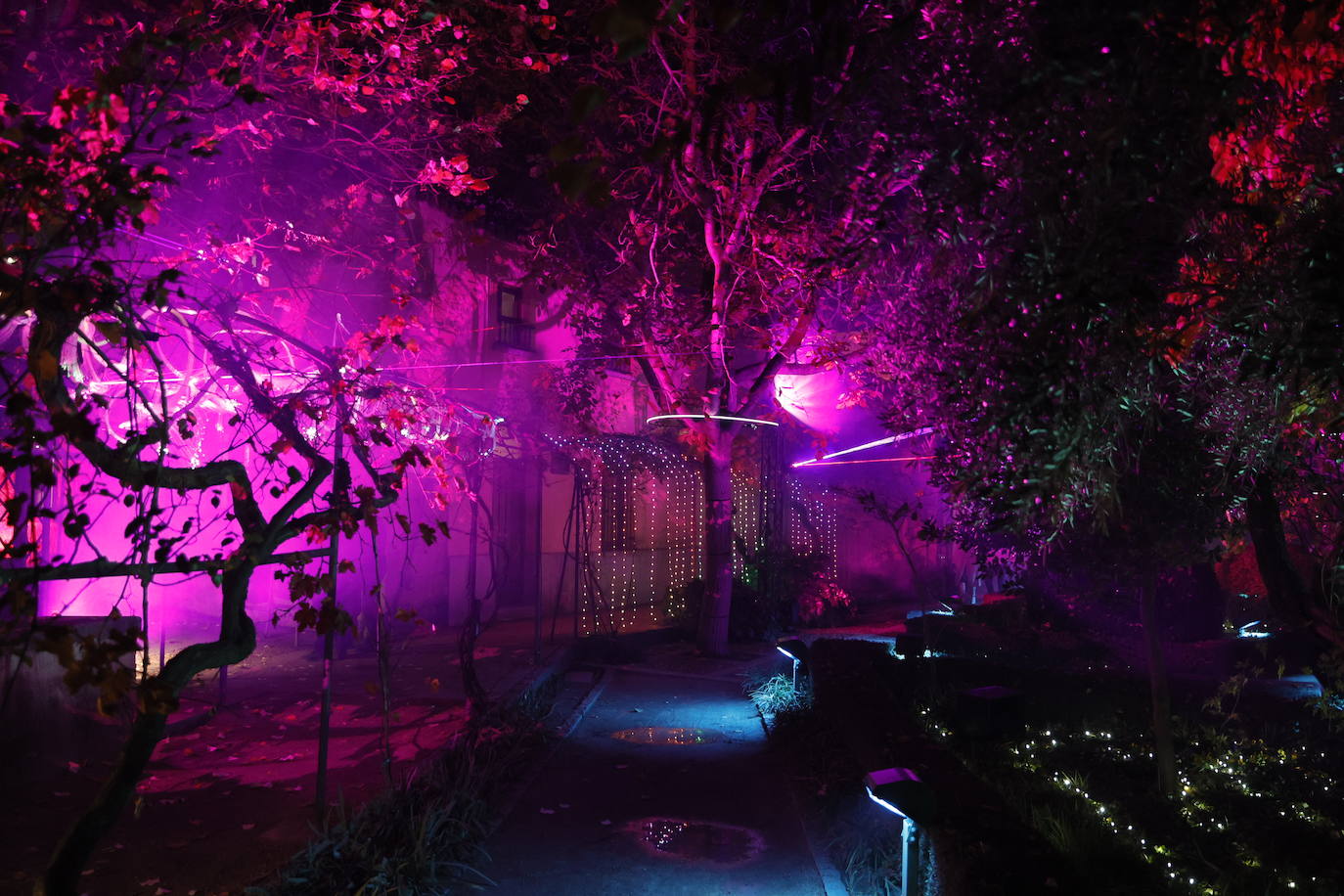 El encanto de la Navidad recala en Salamanca: el jardín mágico del Huerto, en imágenes