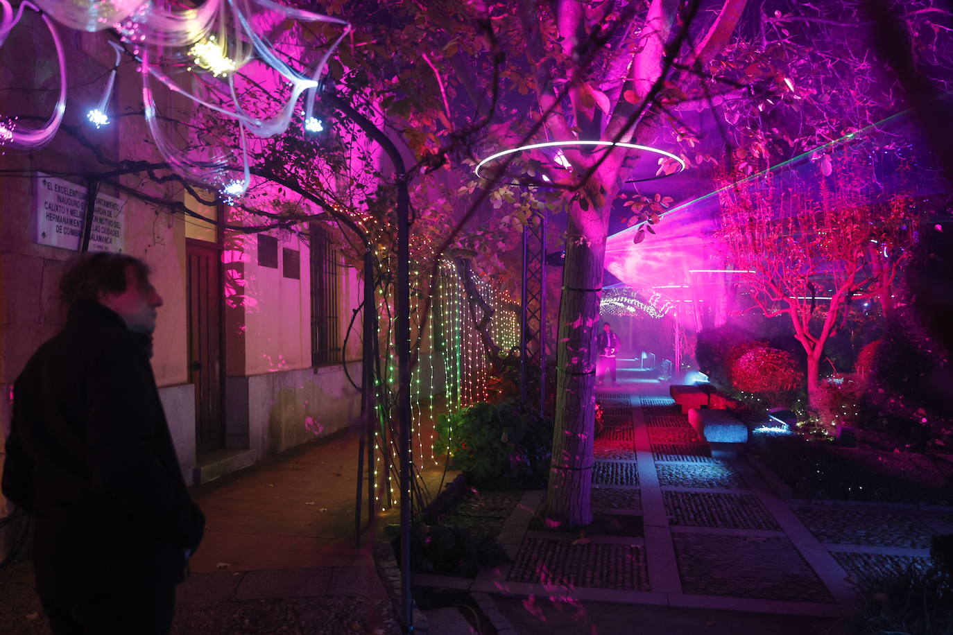El encanto de la Navidad recala en Salamanca: el jardín mágico del Huerto, en imágenes
