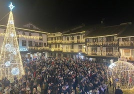 Imágenes del encendido oficial y la gala celebradas el año pasado en La Alberca.