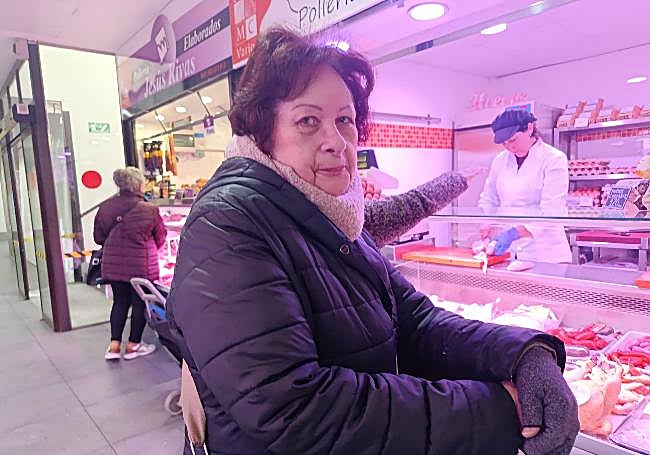 Sandra Lara, comprando un pavo para celebrar la festividad del Día de Acción de Gracias.