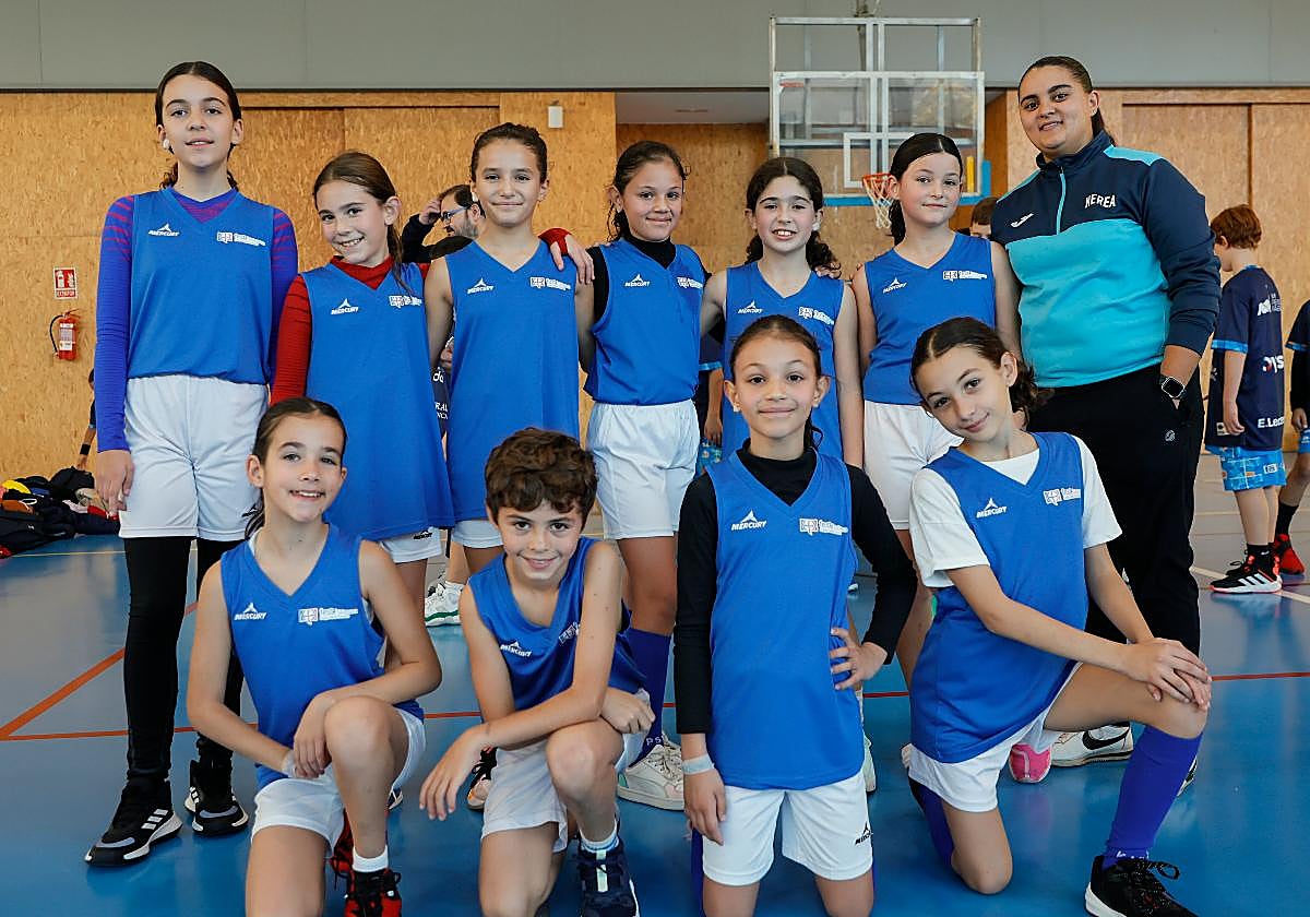 Plantilla del Trinitarios alevín de baloncesto.