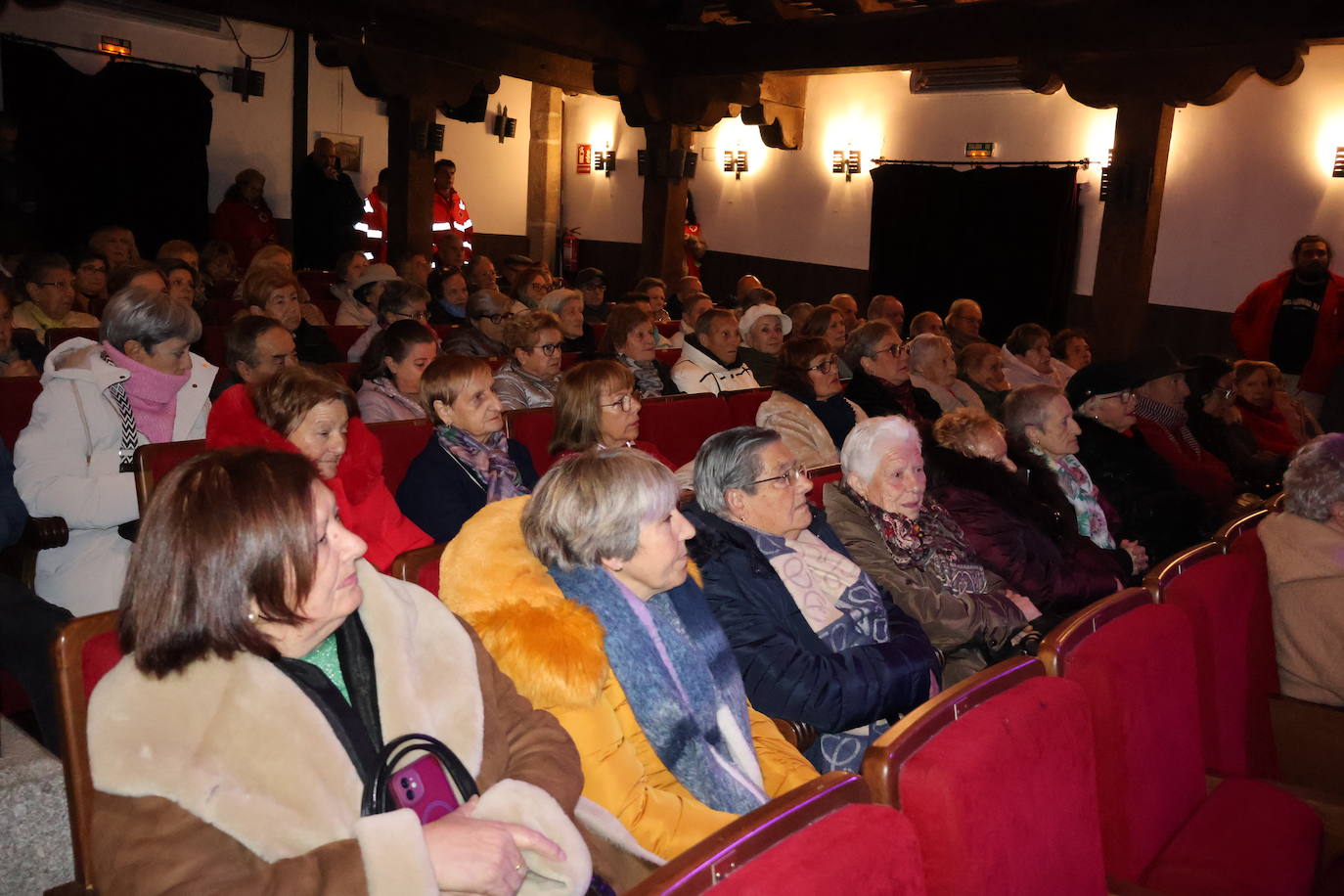 Un centenar de mayores participa en el proyecto &quot;Vincúlate&quot; de Cruz Roja en La Alberca