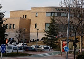 Uno de los últimos detenidos robó en al menos de una decena de coches en pocos días en el tanatorio.