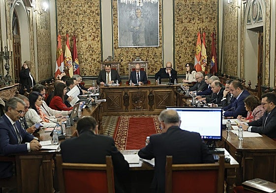 Sesión de pleno en la Diputación de Salamanca.