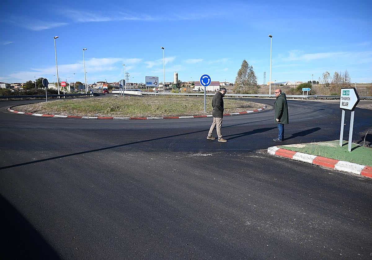 Una de las entradas a Ciudad Rodrigo reasfaltada.