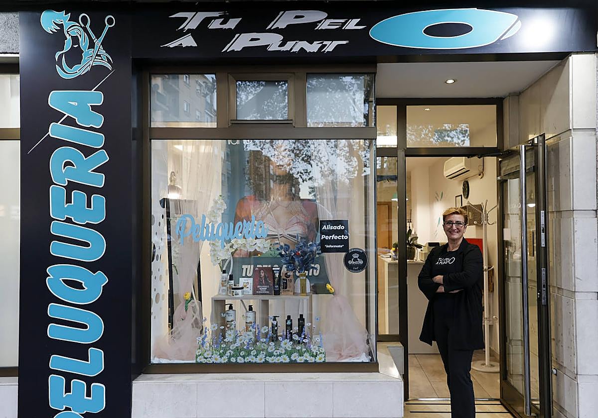 La responsable de la peluquería 'Tu pelo a punto'.