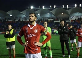 Carlos de la Nava se dirige a los aficionados de Unionistas.