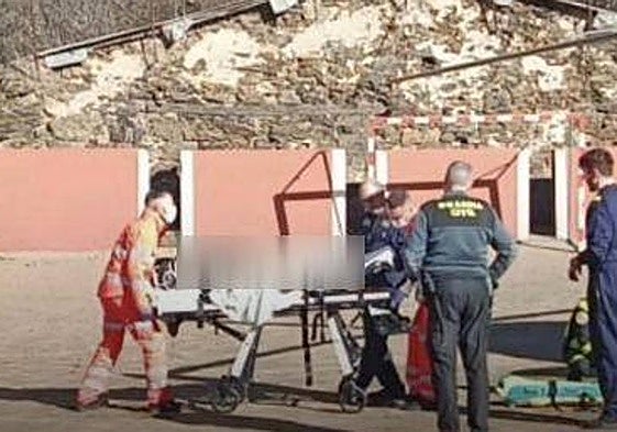 Personal sanitario y Guardia Civil, en Valero.