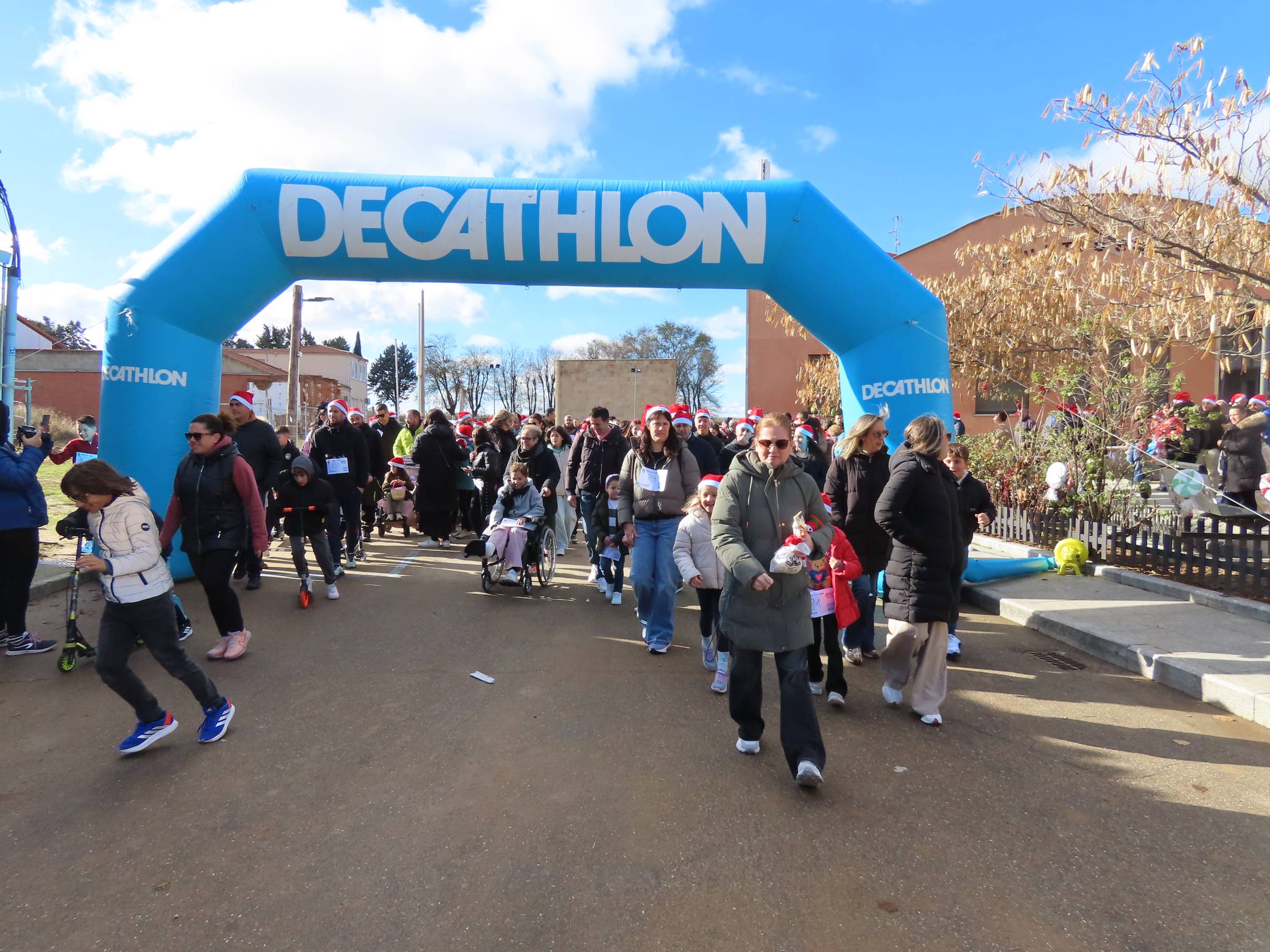 Pasos solidarios con acento navideño en Babilafuente