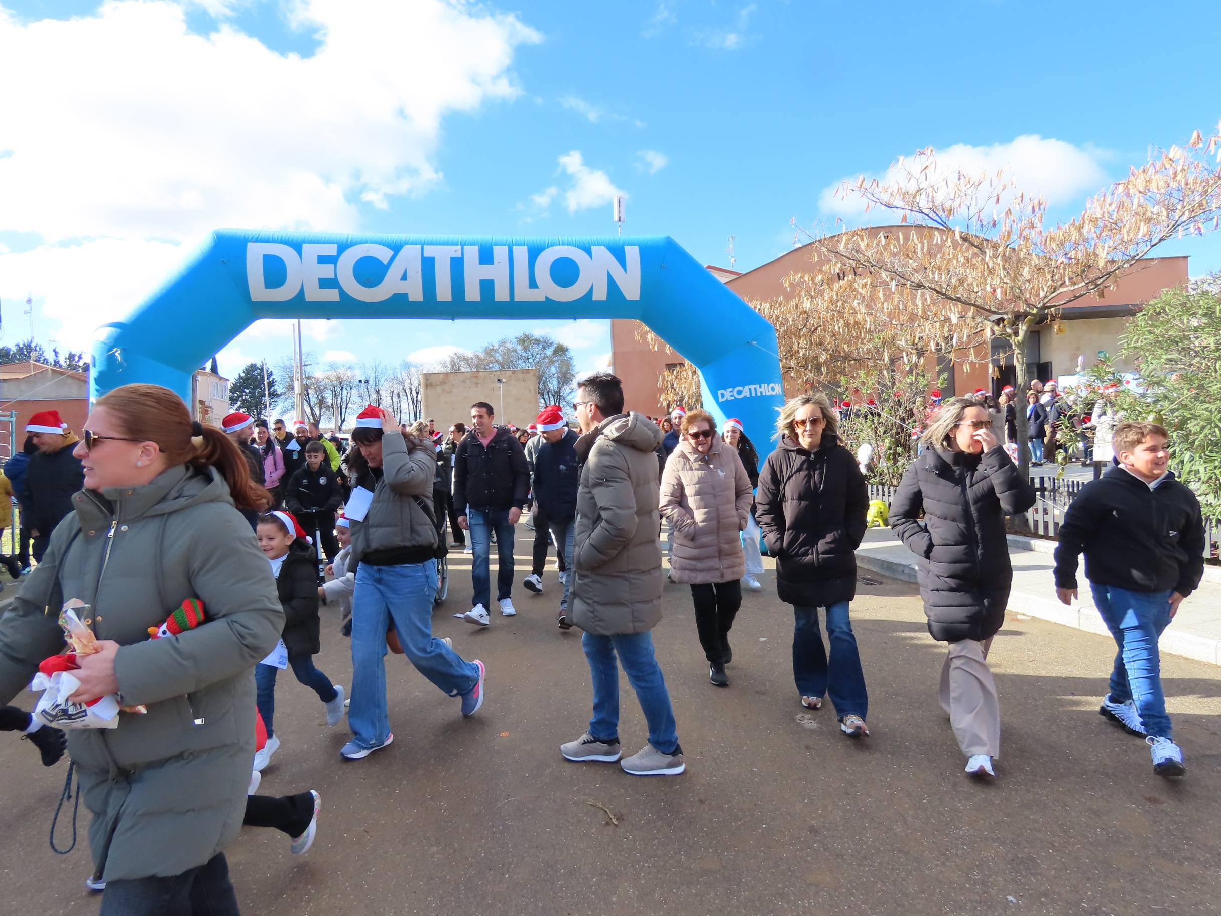Pasos solidarios con acento navideño en Babilafuente