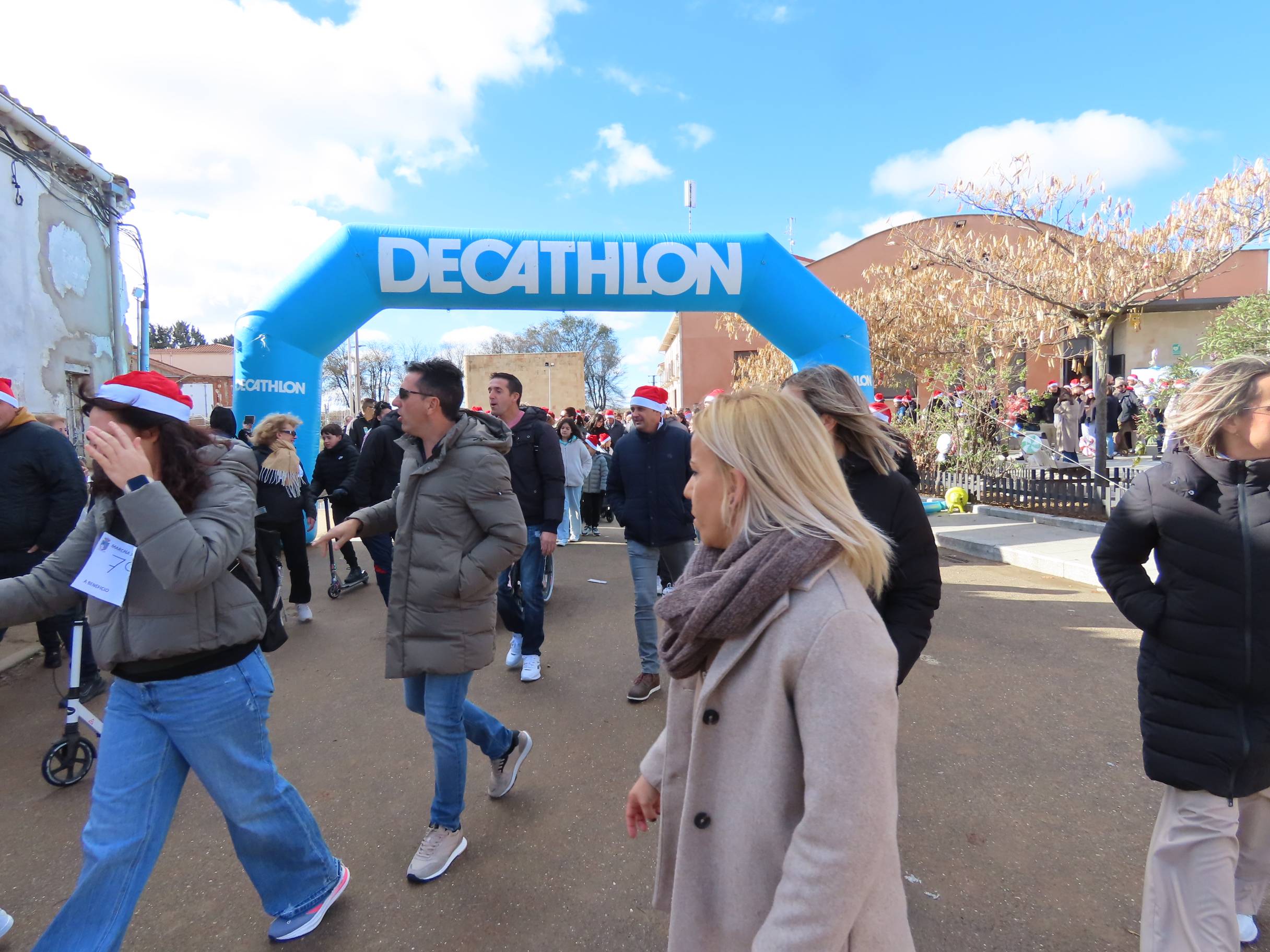 Pasos solidarios con acento navideño en Babilafuente