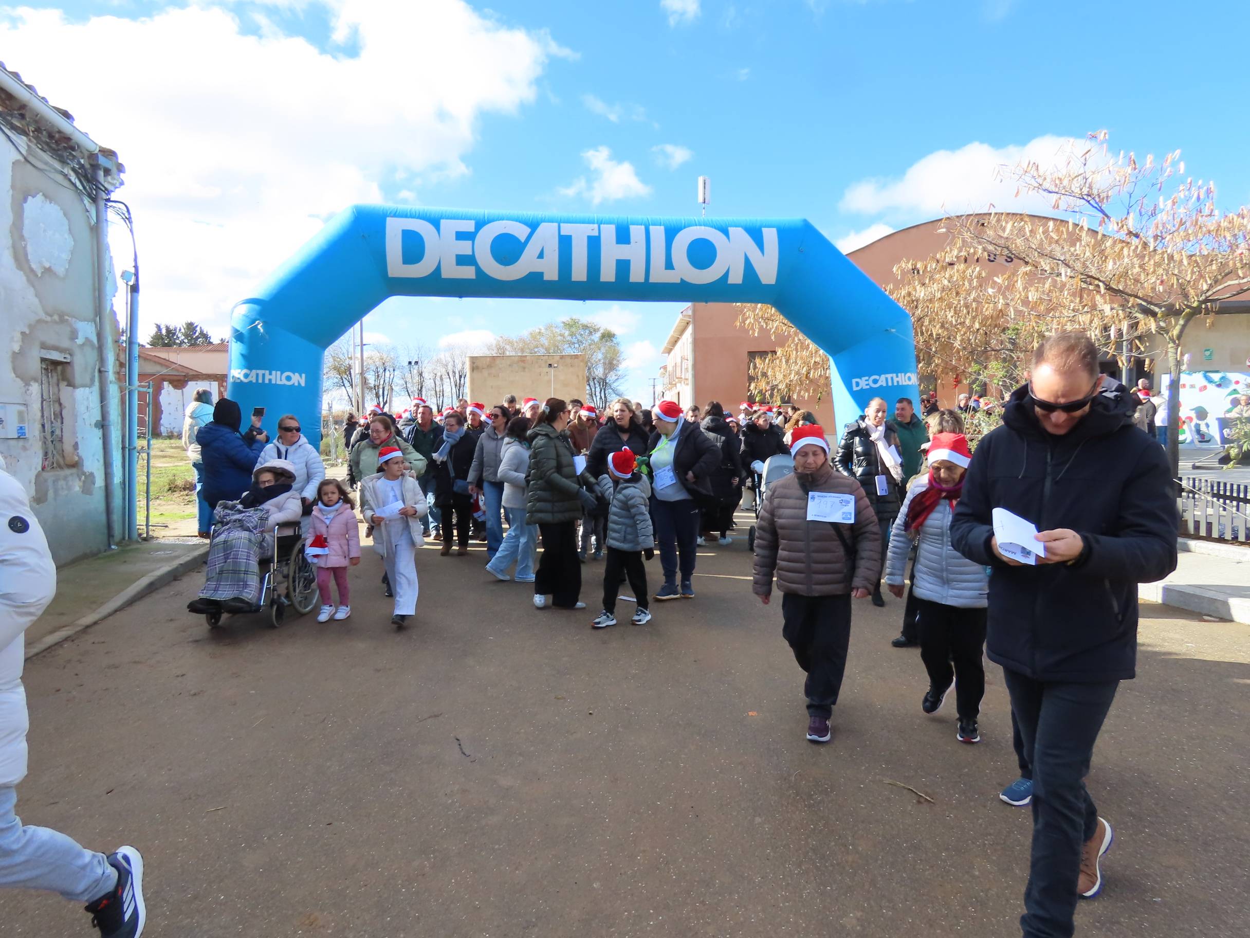 Pasos solidarios con acento navideño en Babilafuente